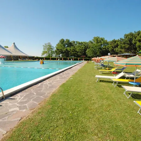 Holiday home Locazione Turistica Borsetti.5