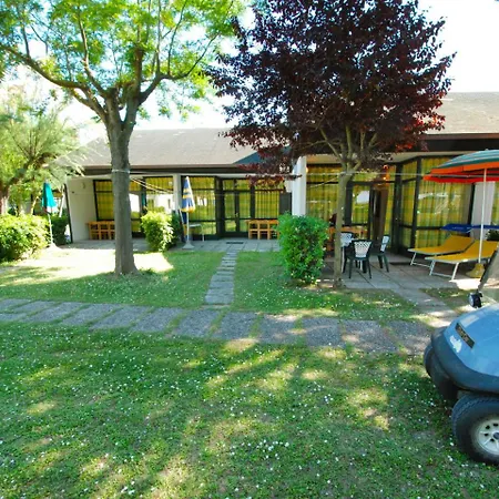Locazione Turistica Borsetti.5 Holiday home