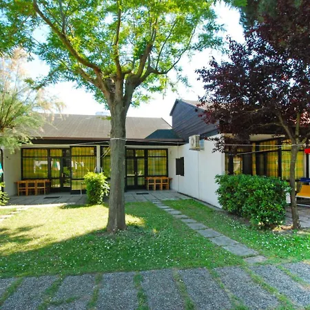 Locazione Turistica Borsetti.5 Holiday home
